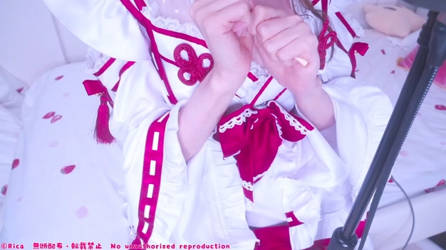 利香新年巫女.jpg