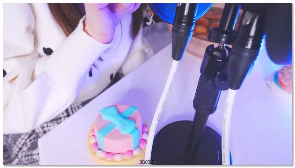 利香-【ASMR_カメラ】ほっと暖まる安眠♡囁き,タッピング,マッサージ,複数のトリガー.webp
