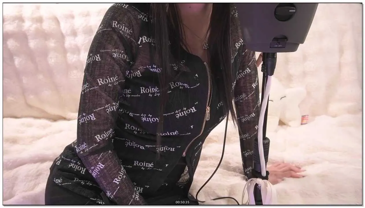 预览图：【高画质】くもの上ユメミ：黑色Roiné满印上衣 | 休闲居家风 (2026.02.04) 编号：503